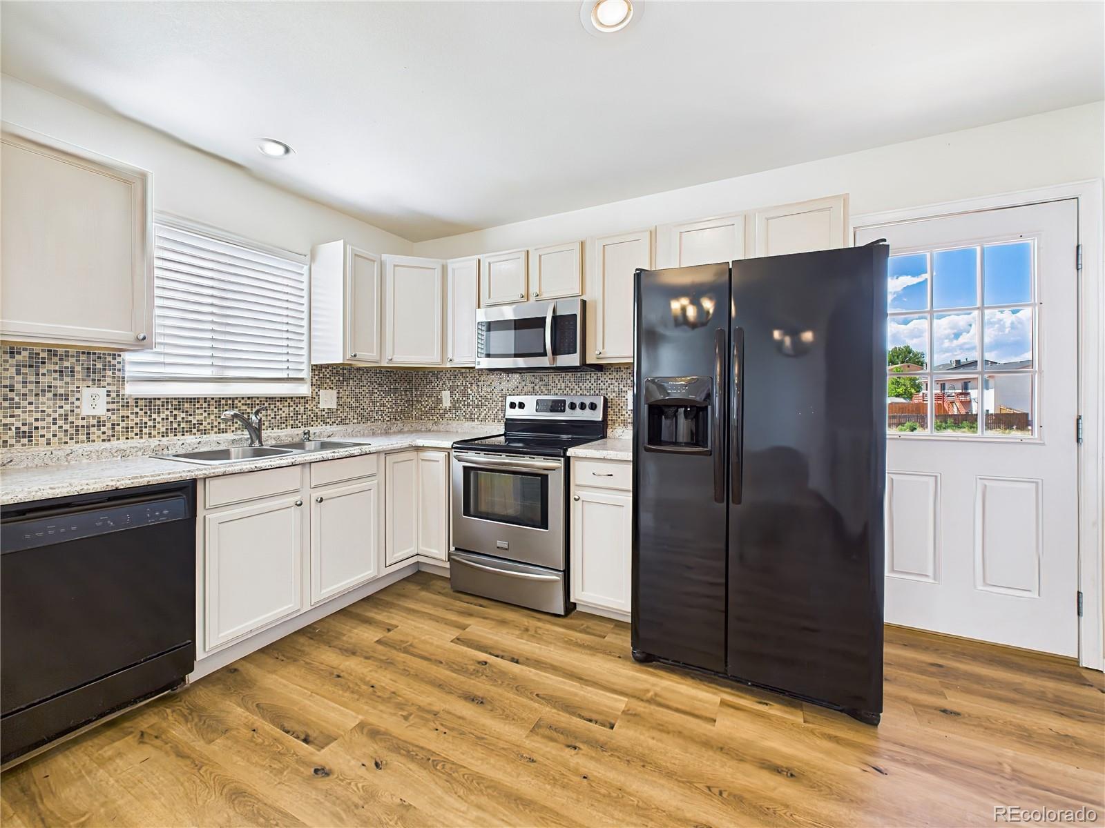 939 S Sweetwater Drive Unit: 939