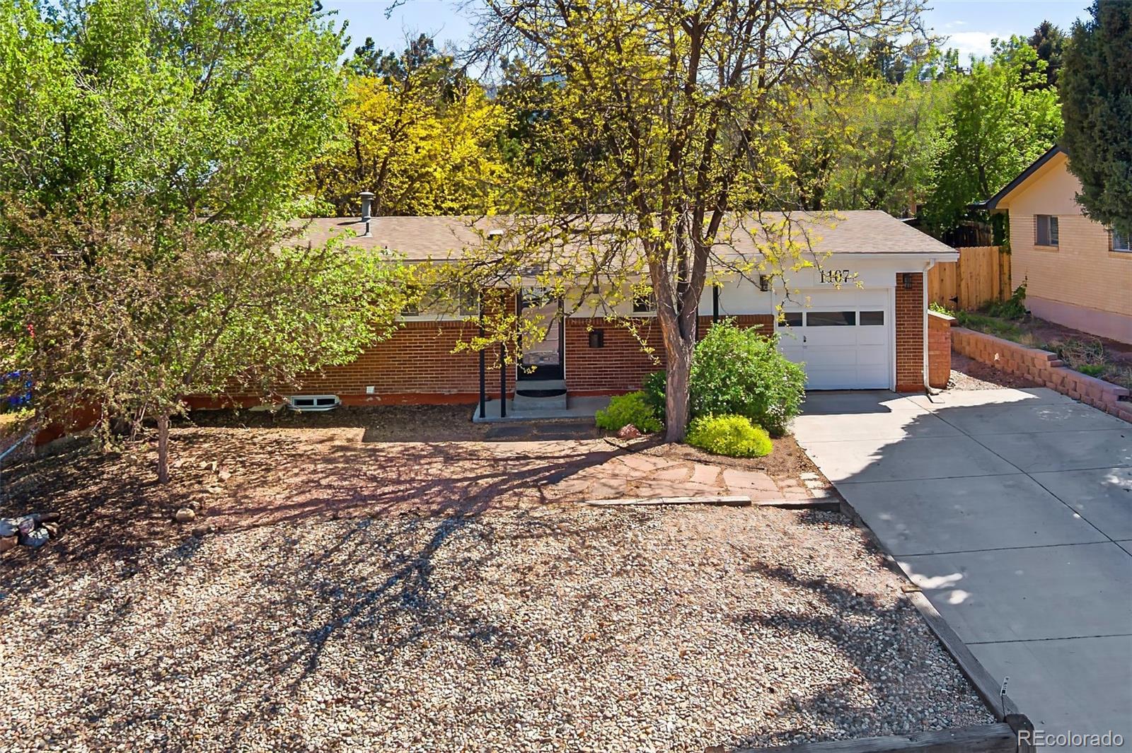 1107 Parkview Boulevard