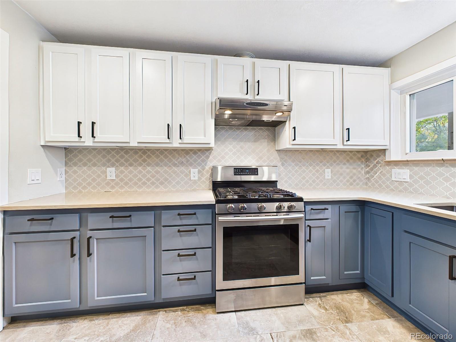 1107 Parkview Boulevard