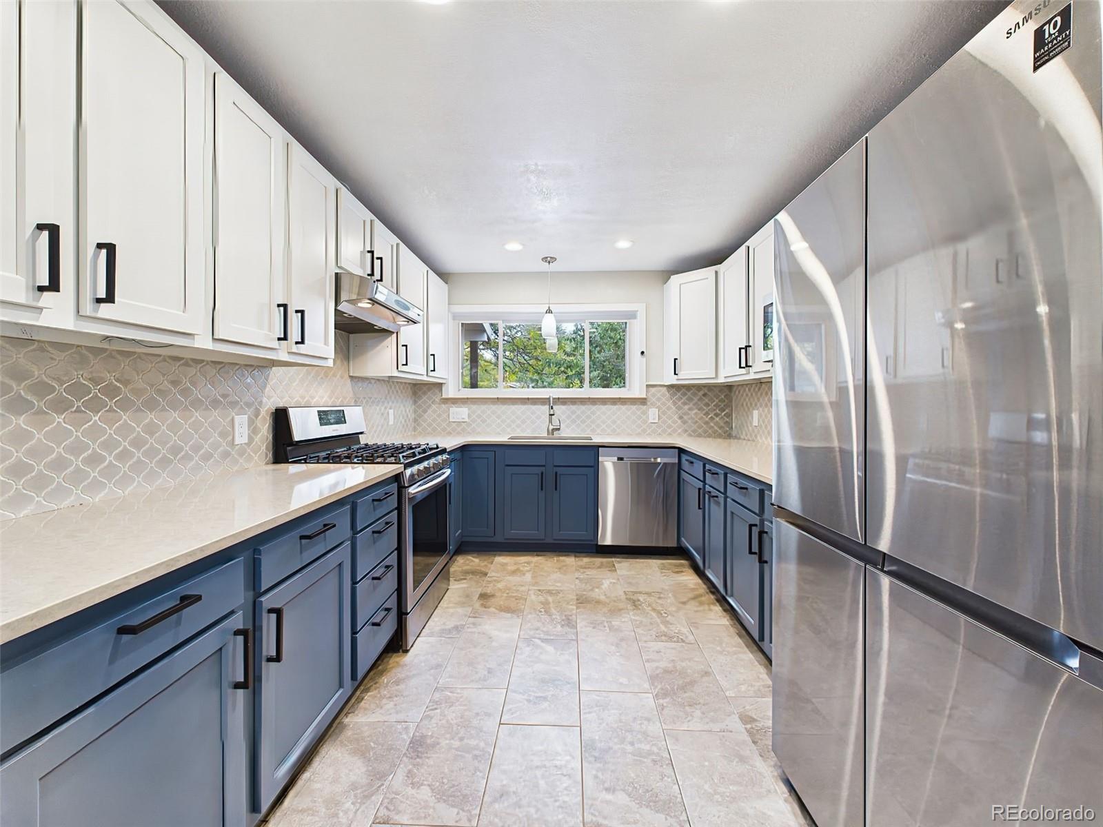 1107 Parkview Boulevard