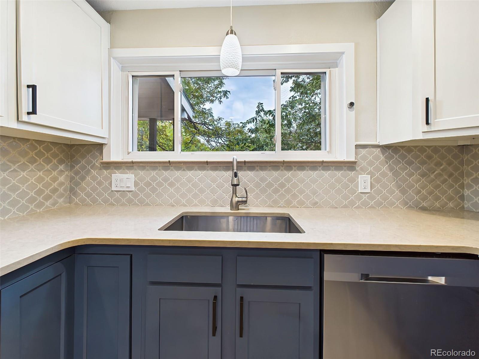 1107 Parkview Boulevard