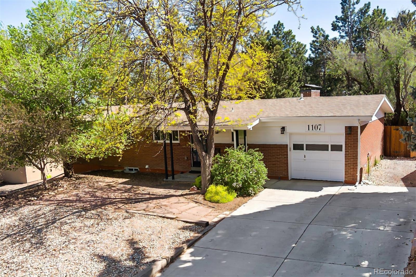 1107 Parkview Boulevard