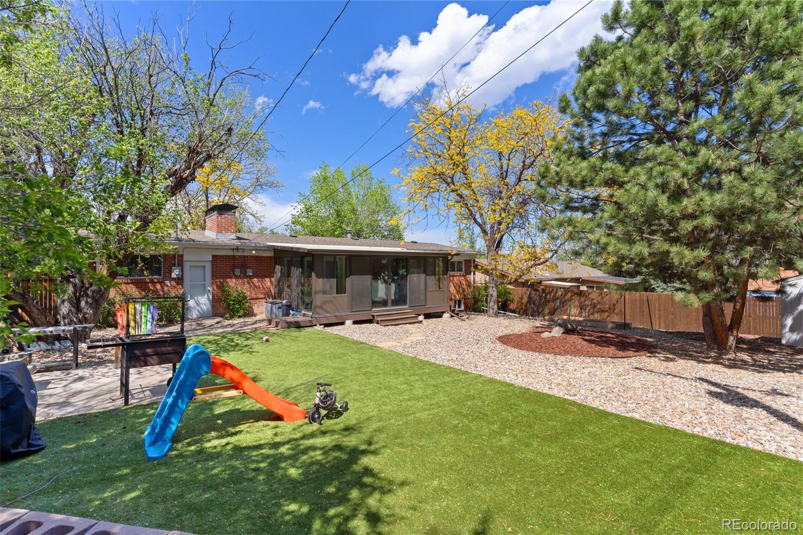 1107 Parkview Boulevard