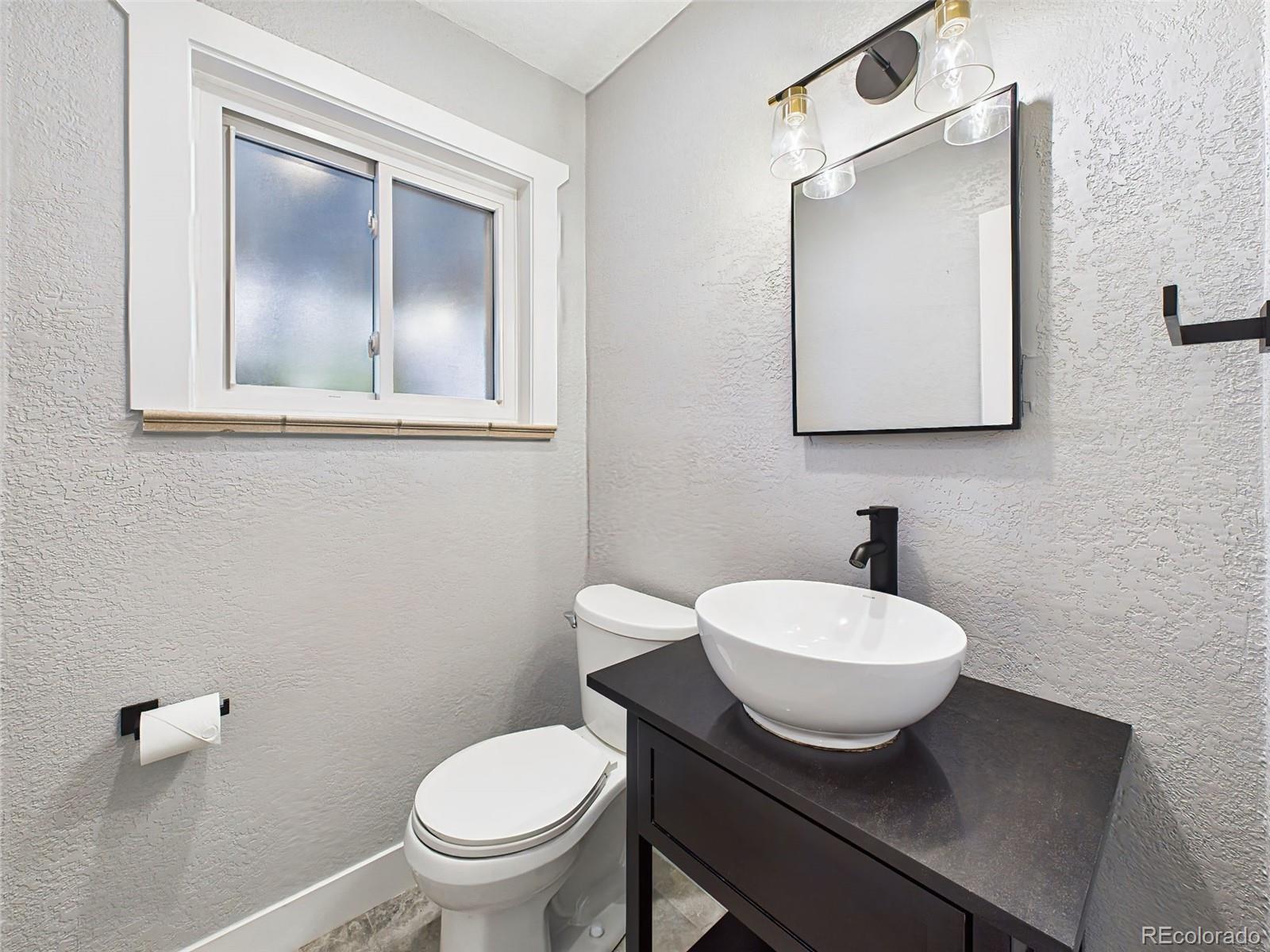 1107 Parkview Boulevard