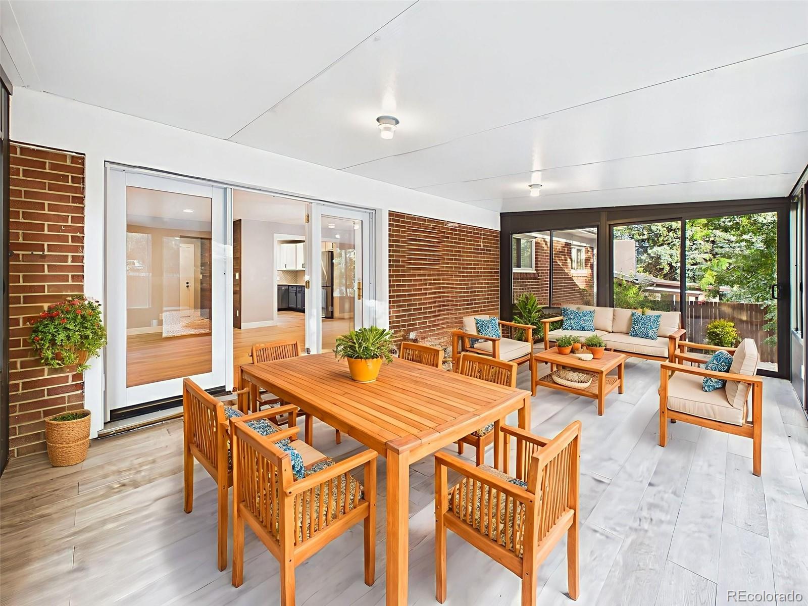 1107 Parkview Boulevard