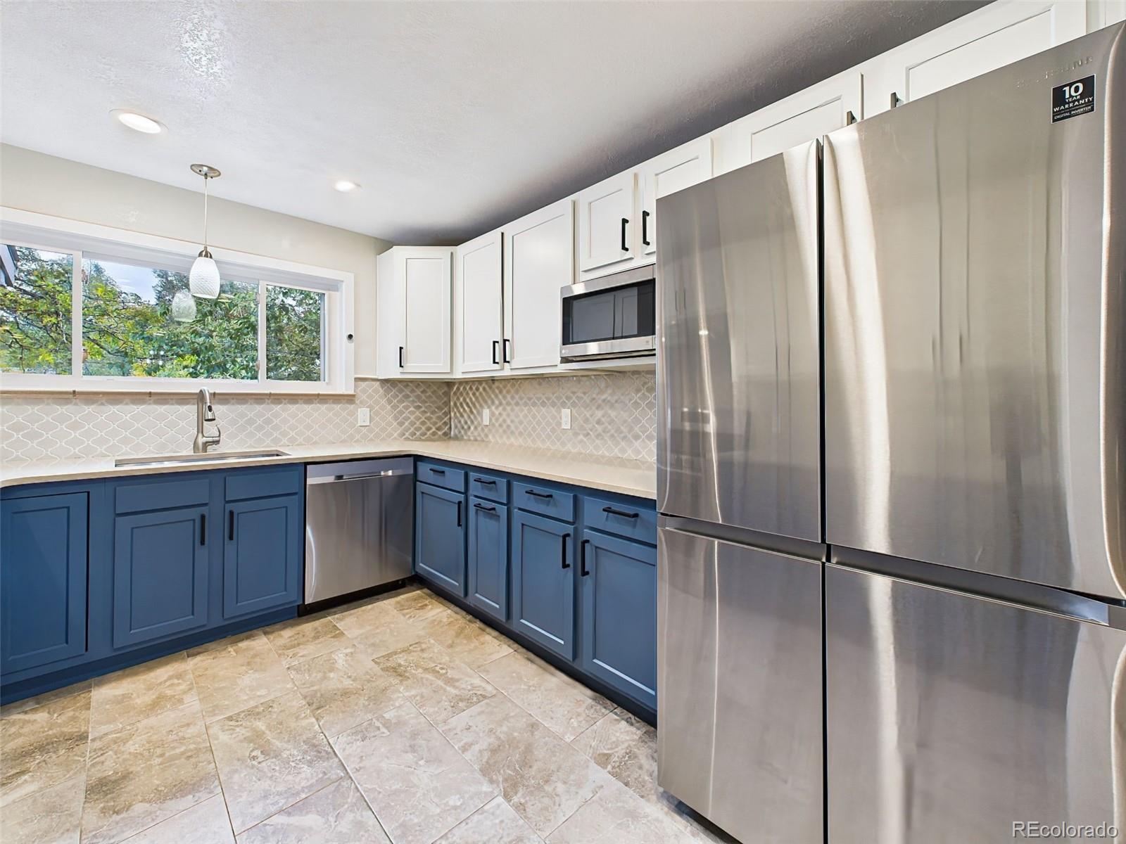 1107 Parkview Boulevard