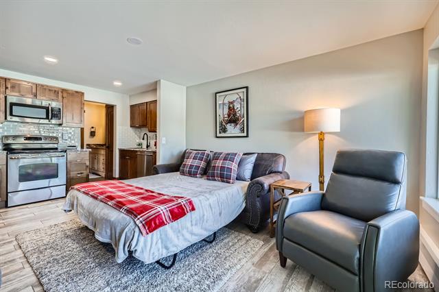 414 Tenderfoot Street Unit: 11