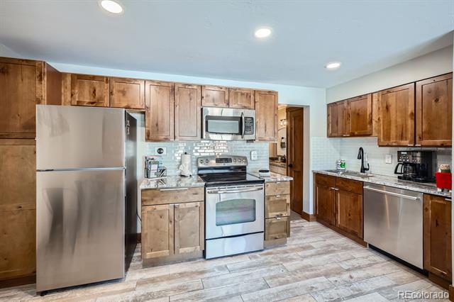 414 Tenderfoot Street Unit: 11