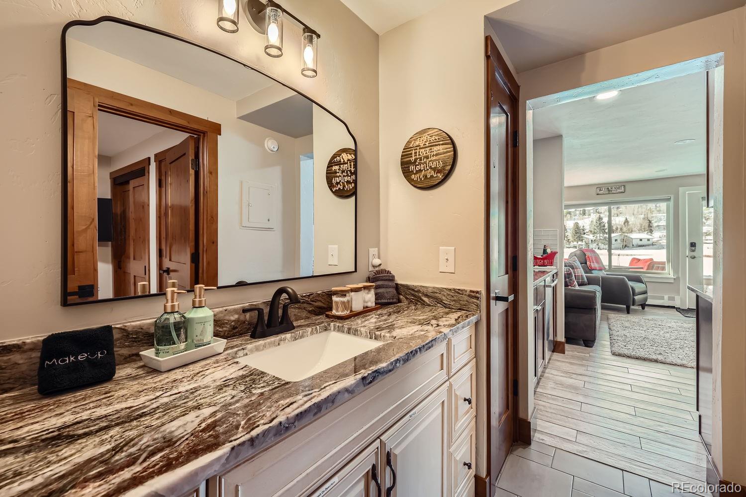 414 Tenderfoot Street Unit: 11