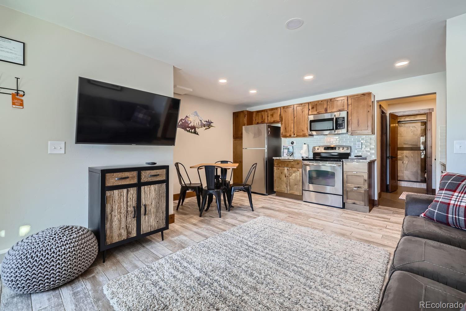 414 Tenderfoot Street Unit: 11