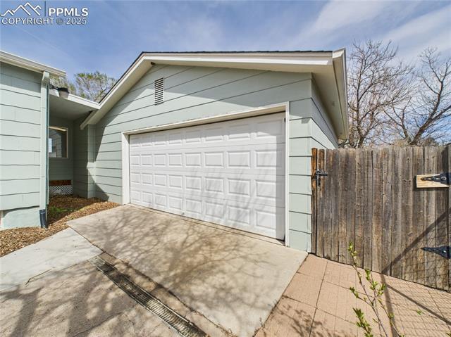 2519 N Cascade Avenue