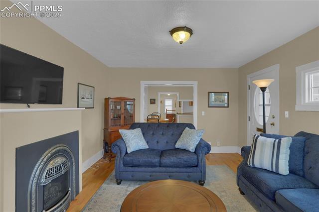 2519 N Cascade Avenue