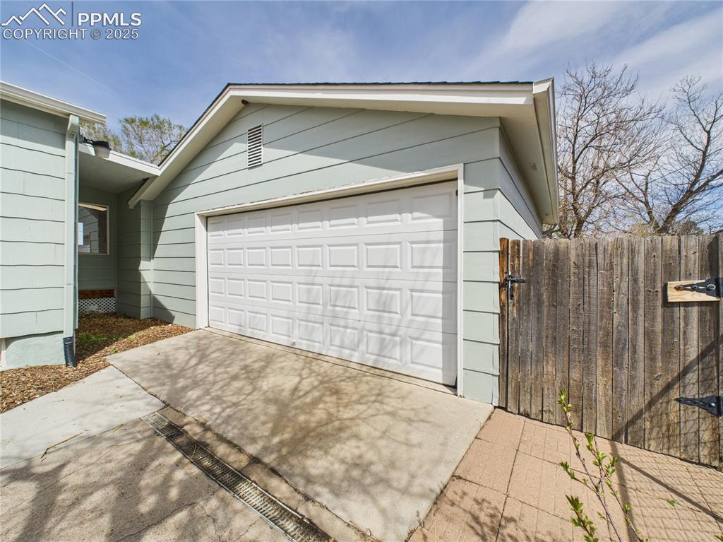 2519 N Cascade Avenue