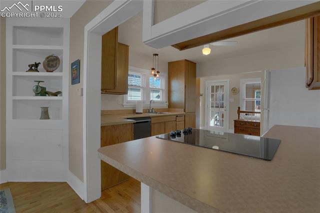 2519 N Cascade Avenue