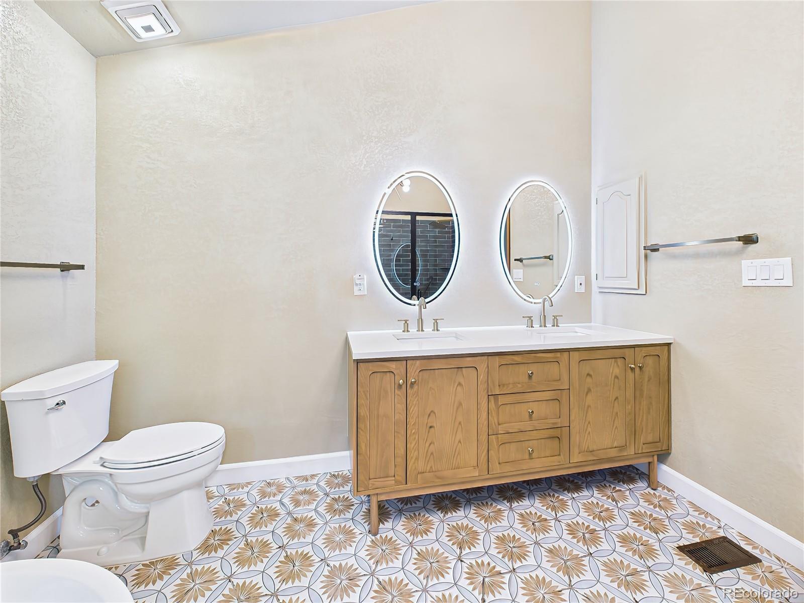 1045 Golden Hills Road