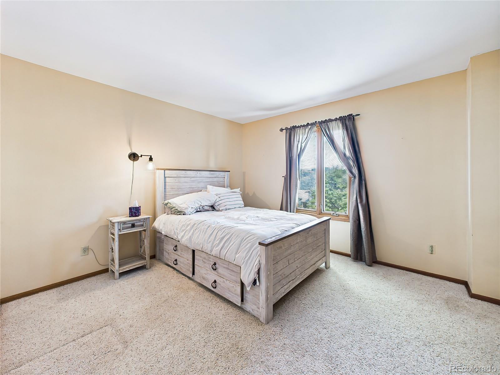 1045 Golden Hills Road