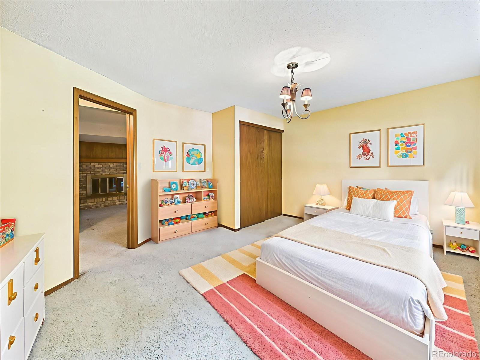 1045 Golden Hills Road