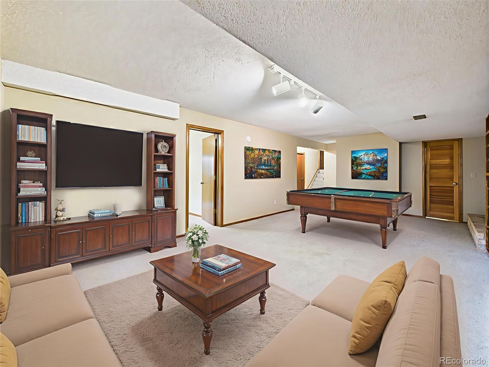 1045 Golden Hills Road