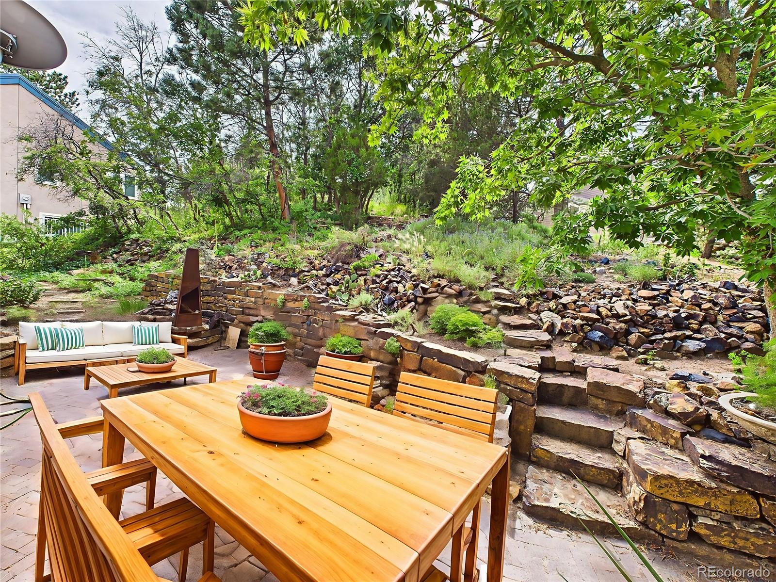 1045 Golden Hills Road