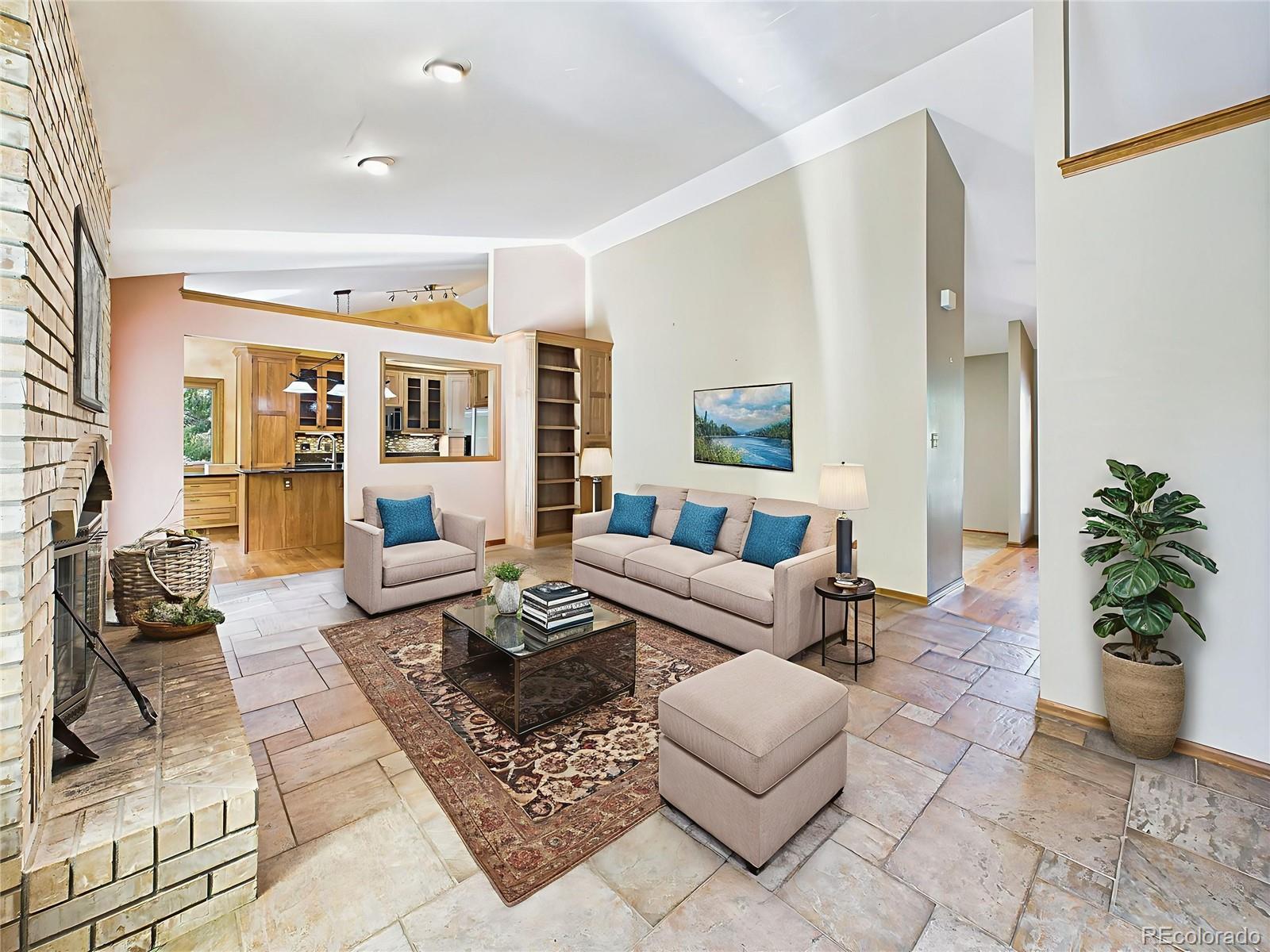 1045 Golden Hills Road