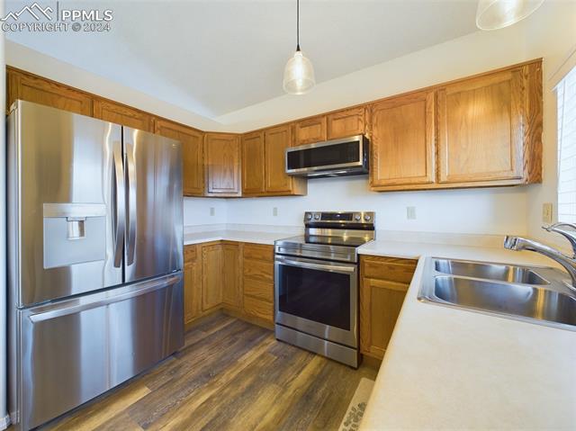 1020 Lords Hill Drive