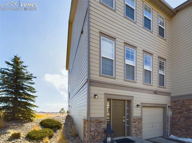 945 Burning Bush Point