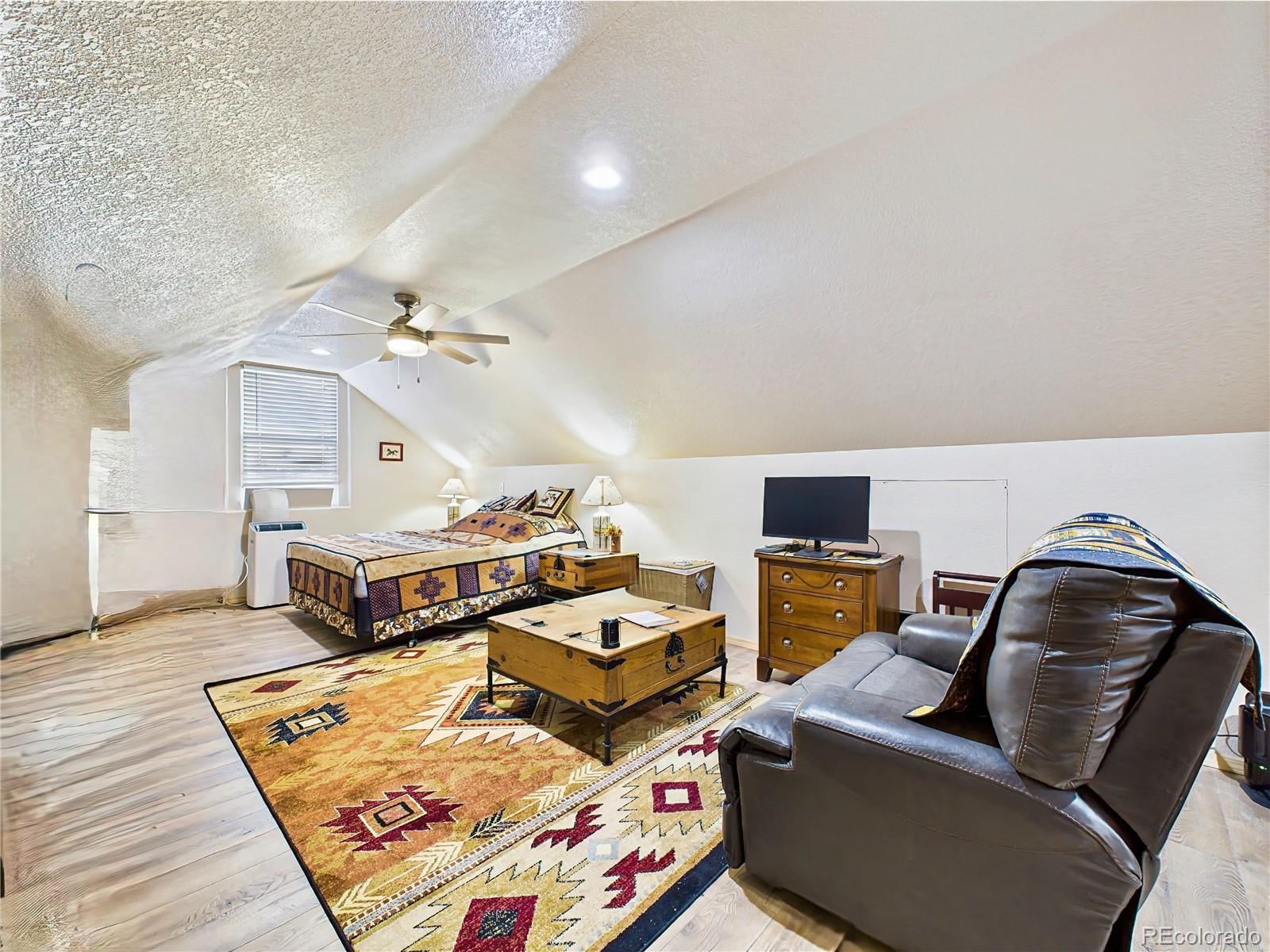 849 E Woodleaf Drive