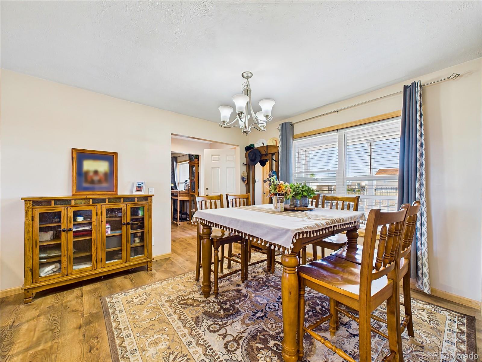 849 E Woodleaf Drive