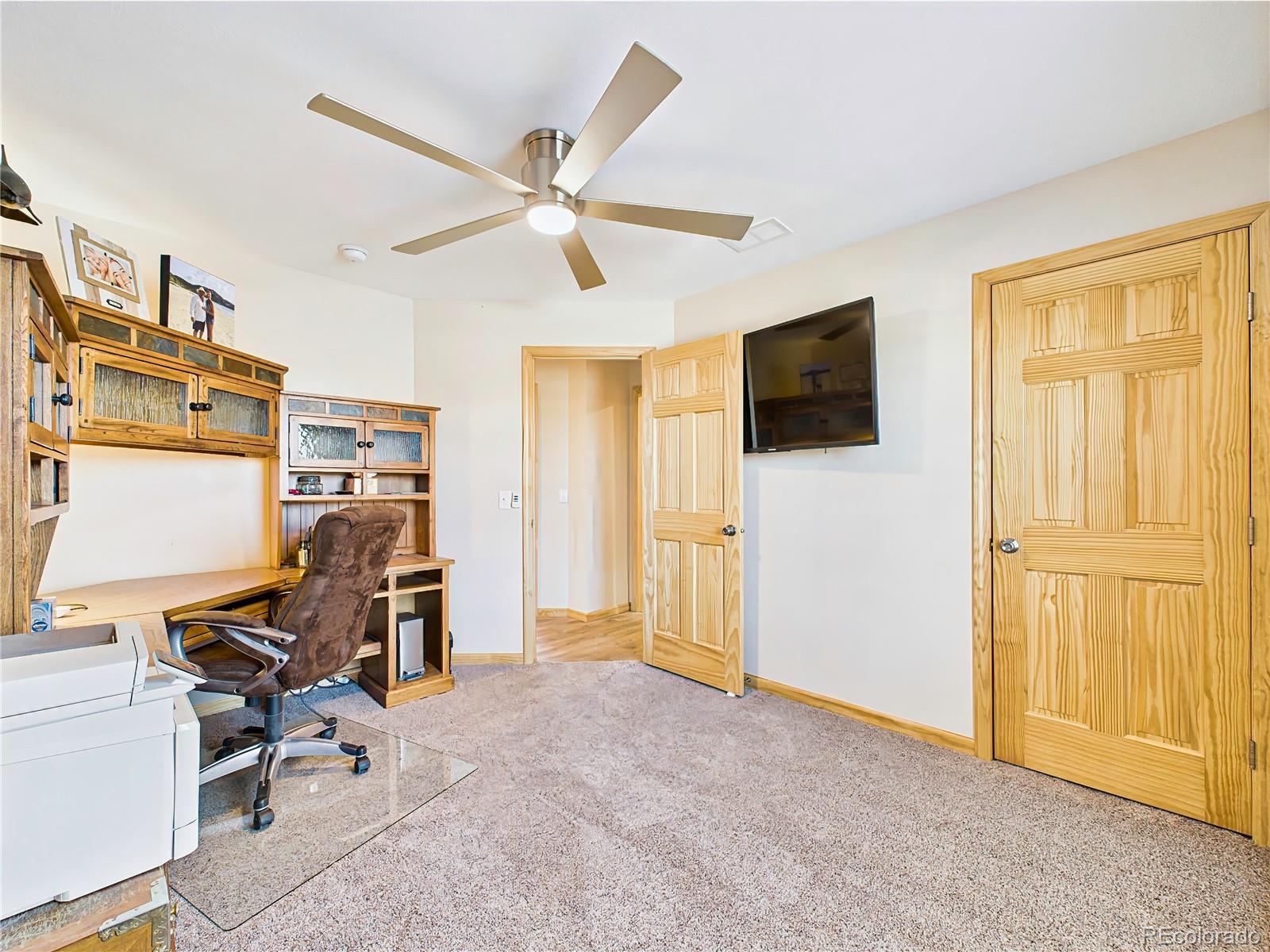 849 E Woodleaf Drive