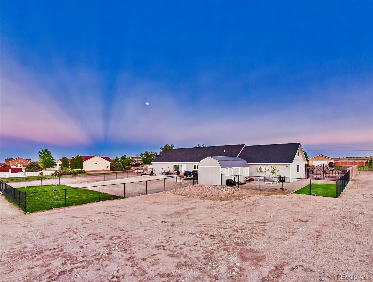 849 E Woodleaf Drive