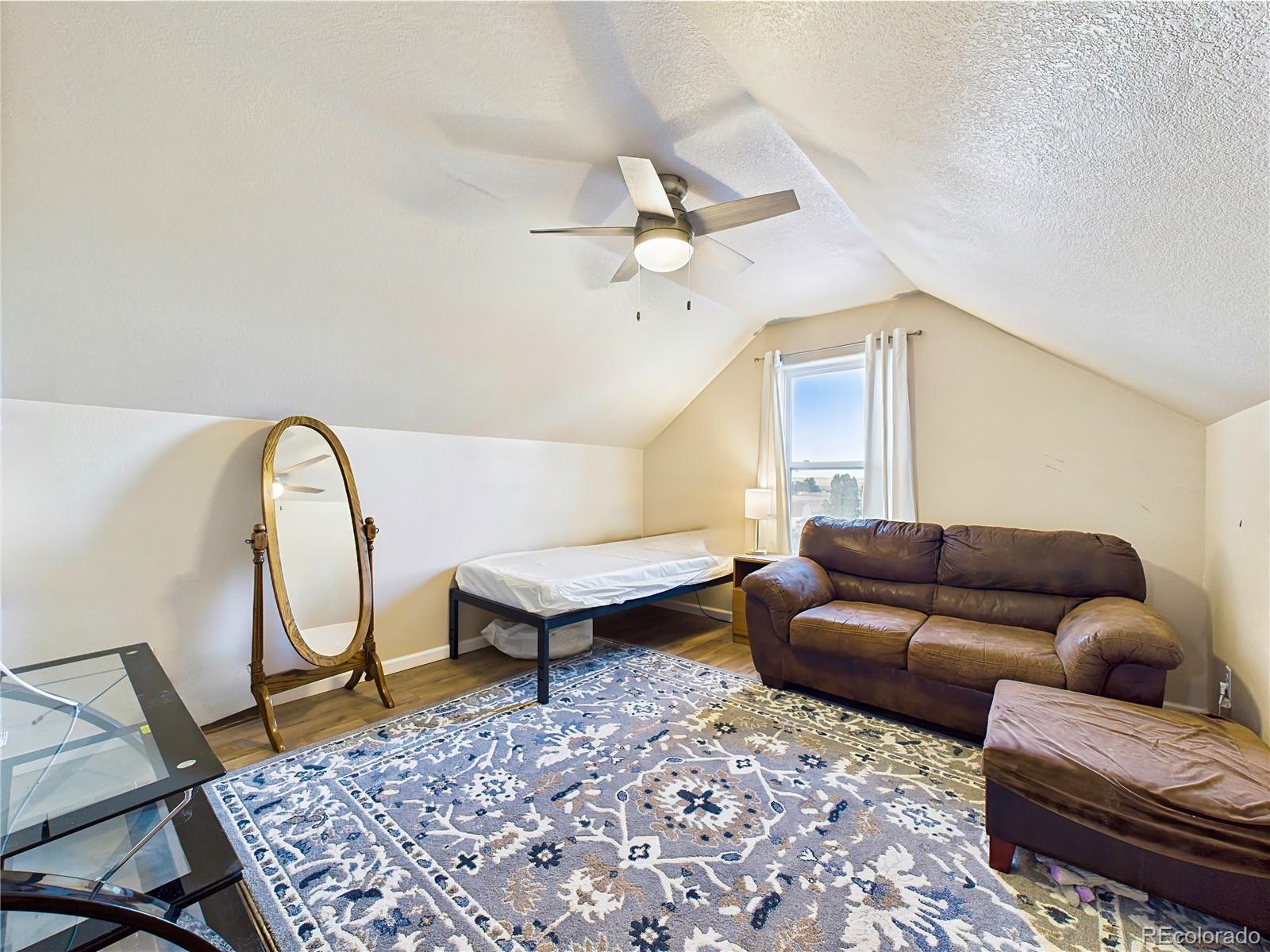 849 E Woodleaf Drive