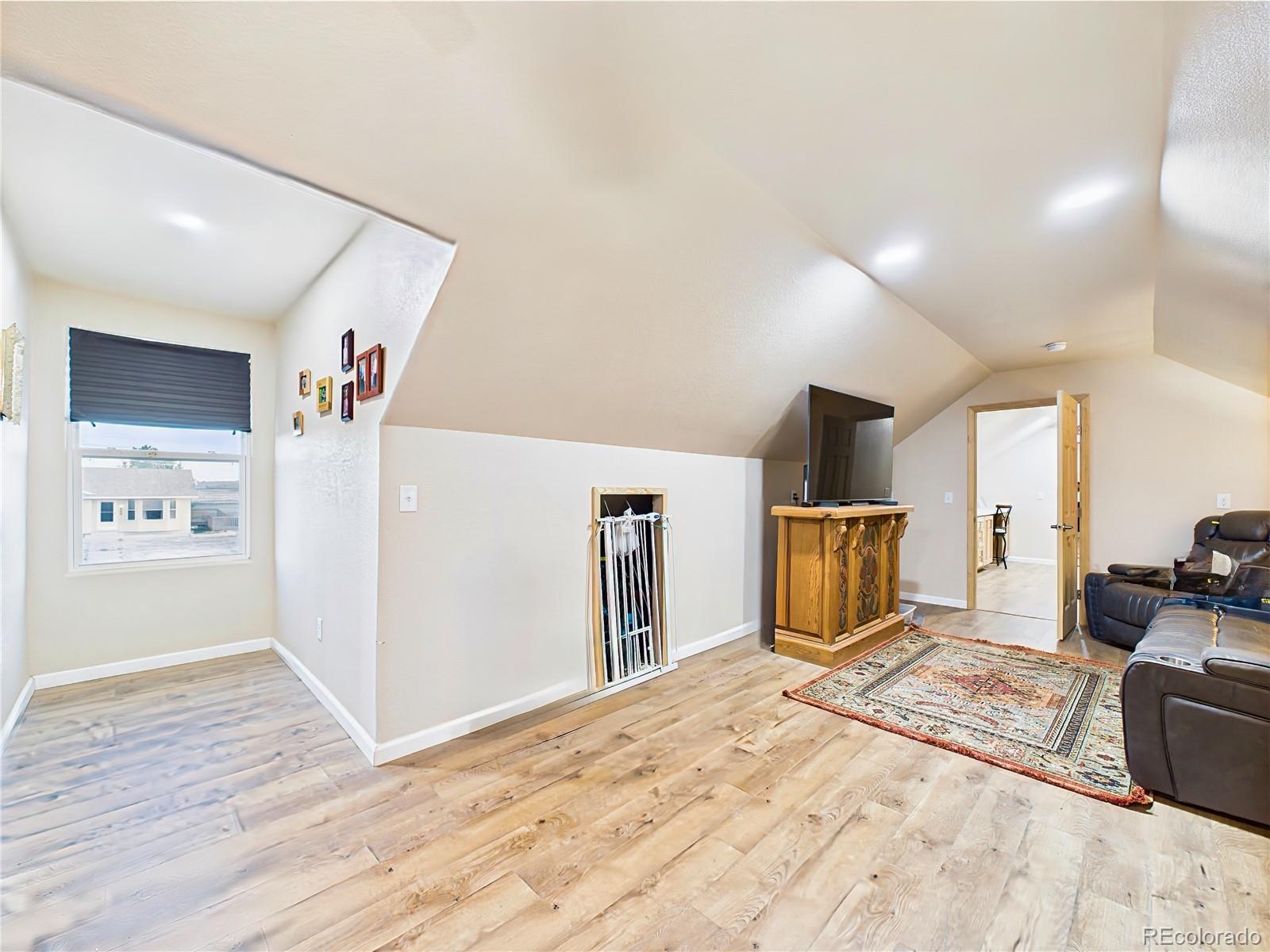 849 E Woodleaf Drive