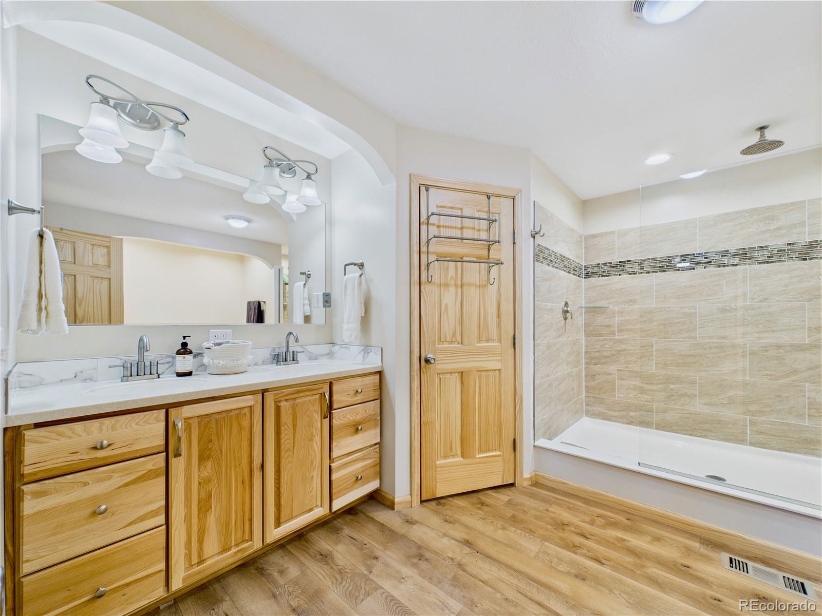 849 E Woodleaf Drive