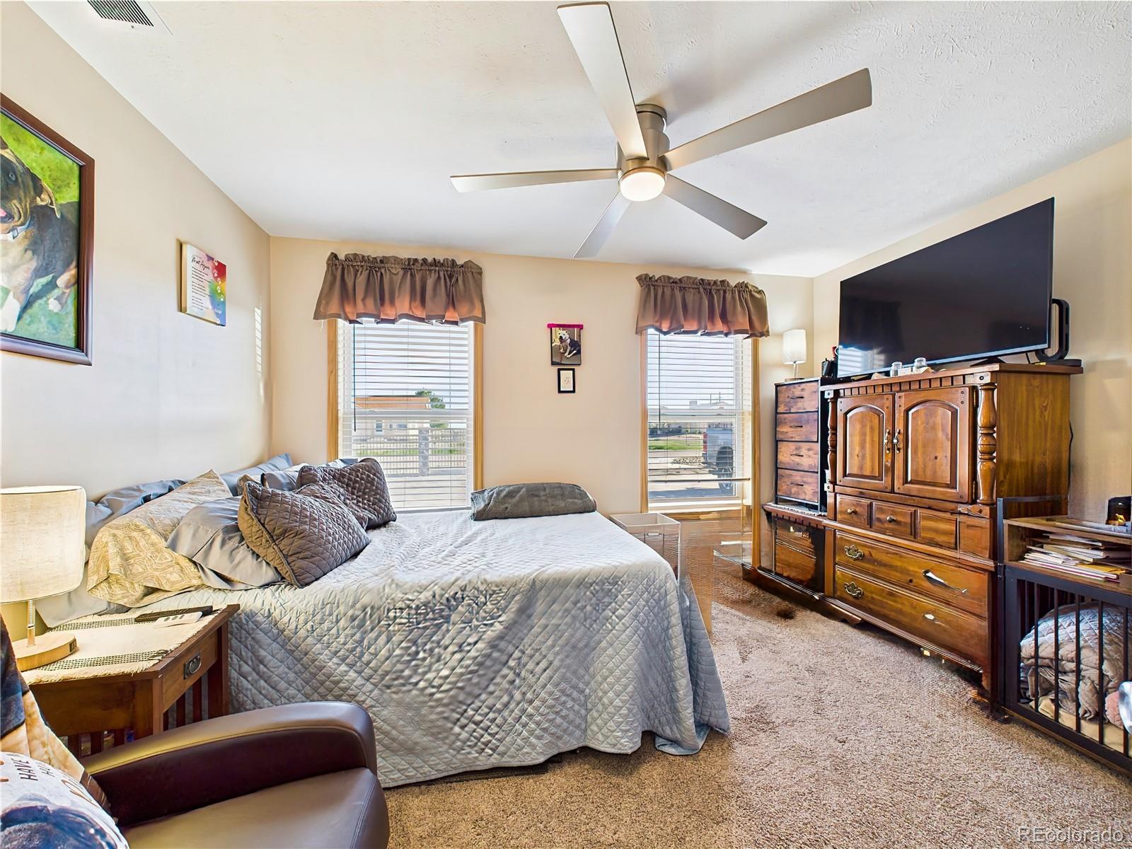 849 E Woodleaf Drive