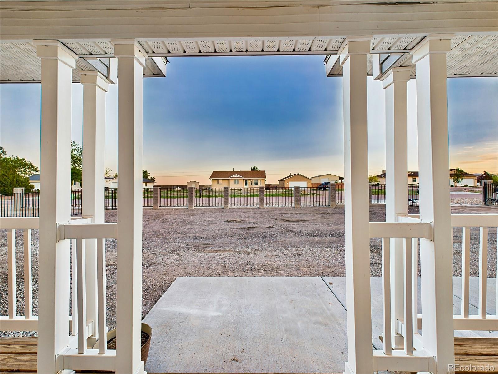 849 E Woodleaf Drive