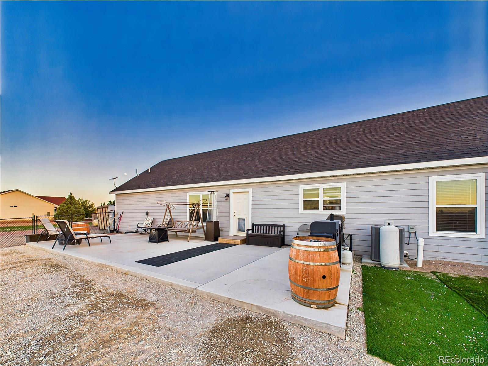 849 E Woodleaf Drive