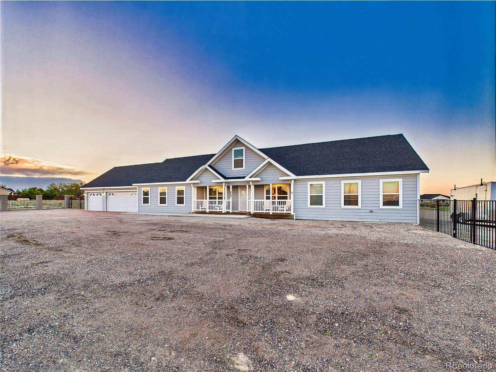 849 E Woodleaf Drive