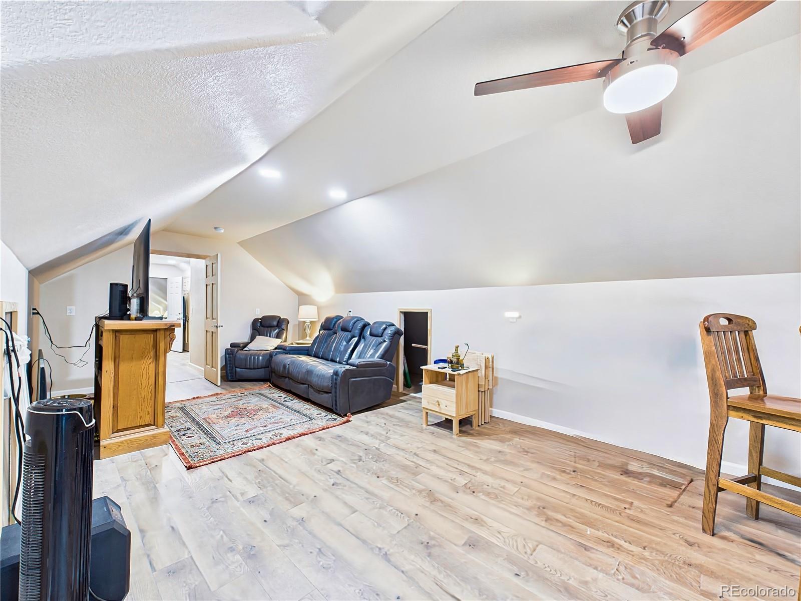 849 E Woodleaf Drive