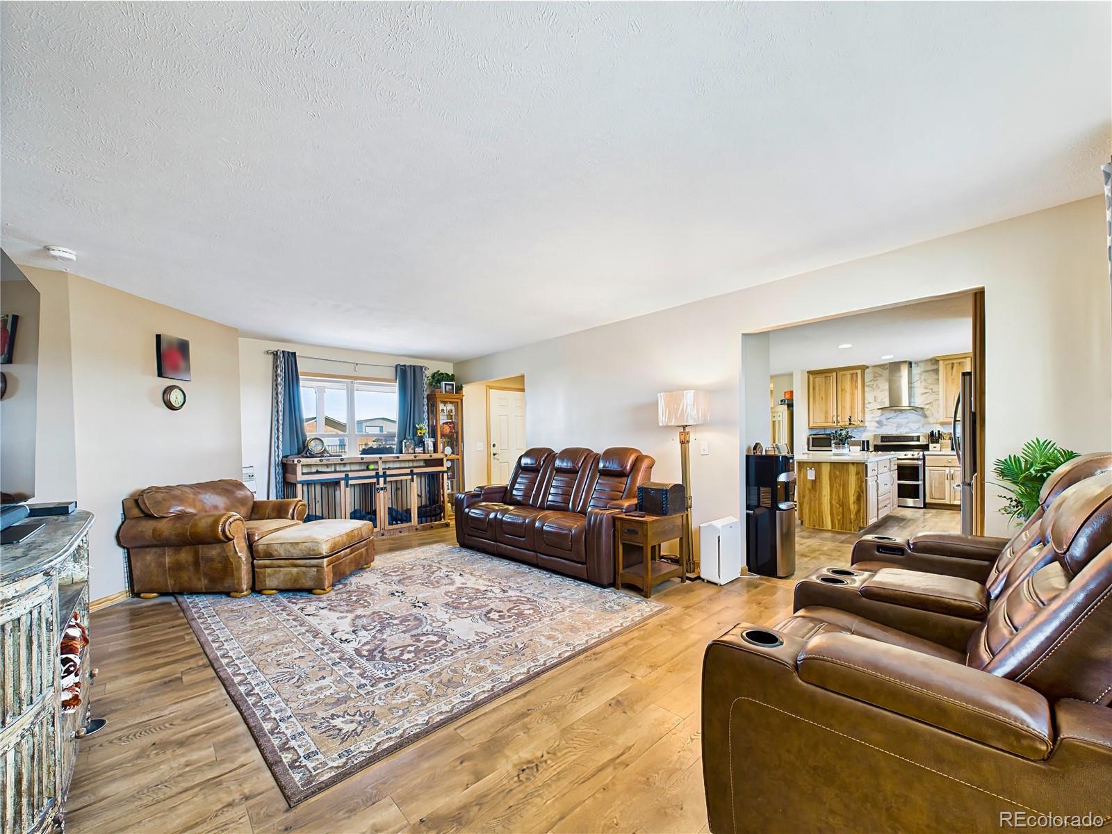 849 E Woodleaf Drive