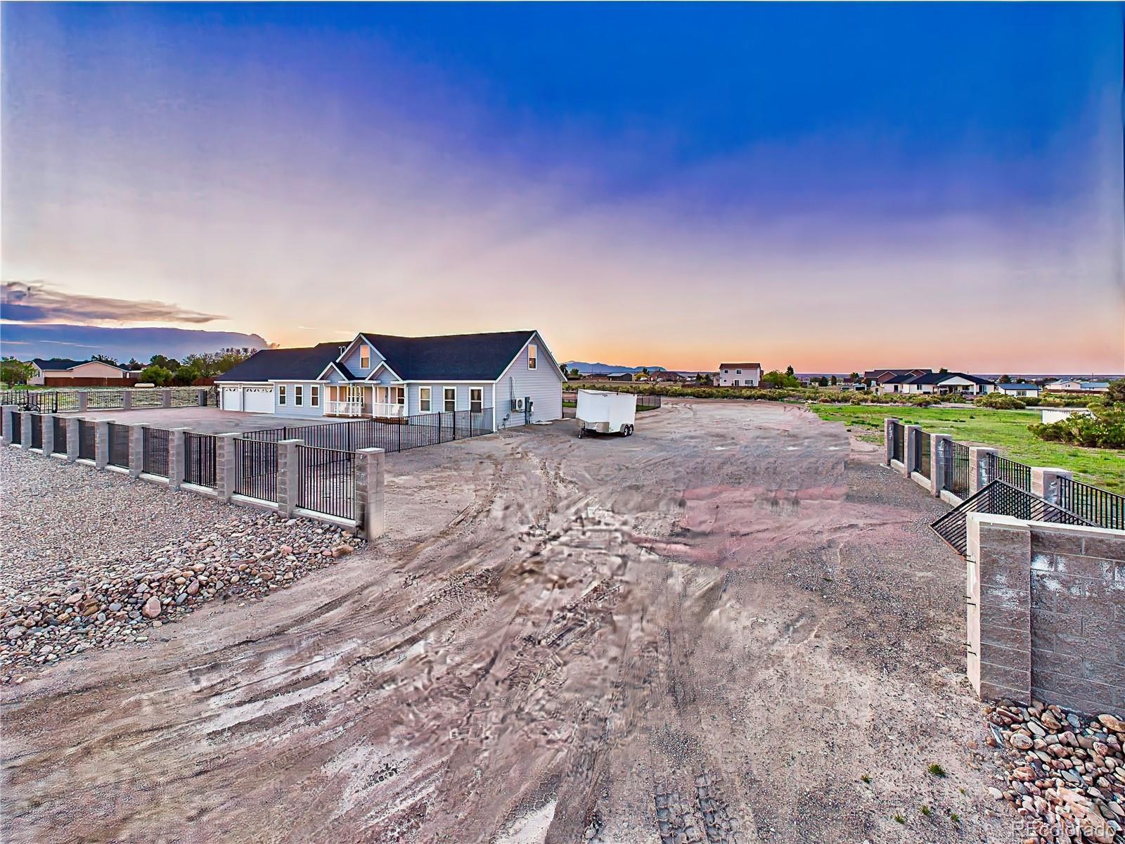 849 E Woodleaf Drive