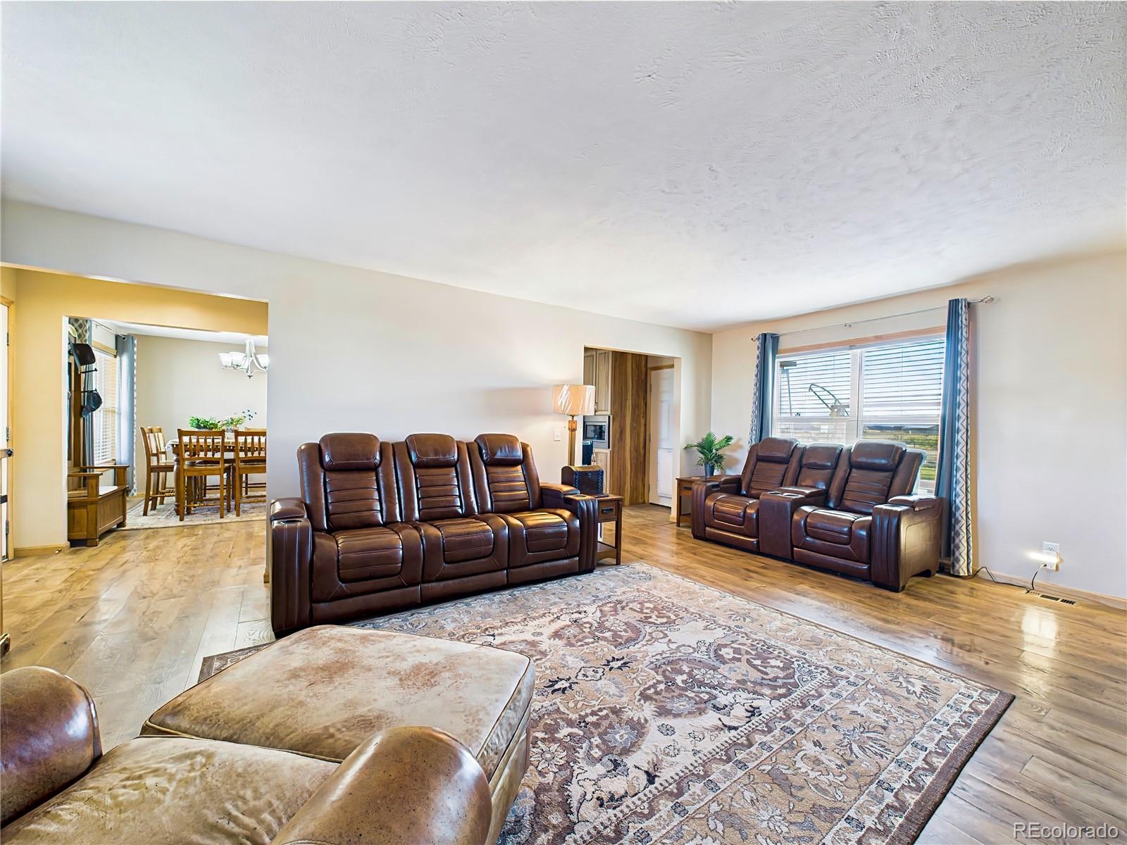 849 E Woodleaf Drive