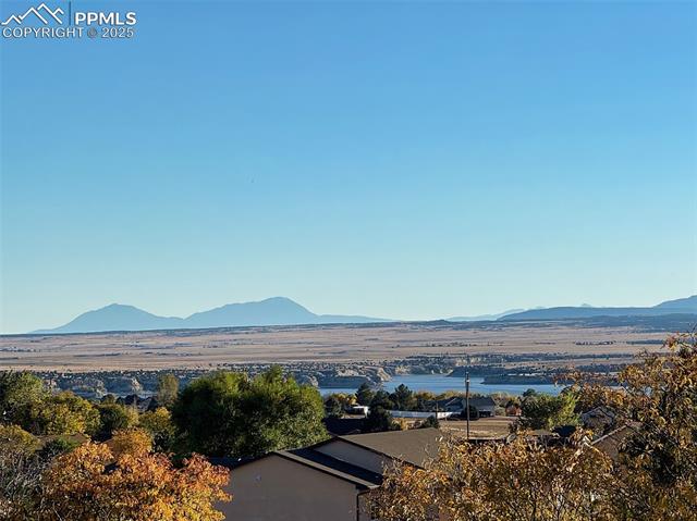 893 S Greenway Avenue