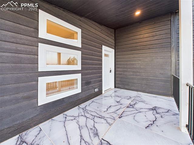 893 S Greenway Avenue