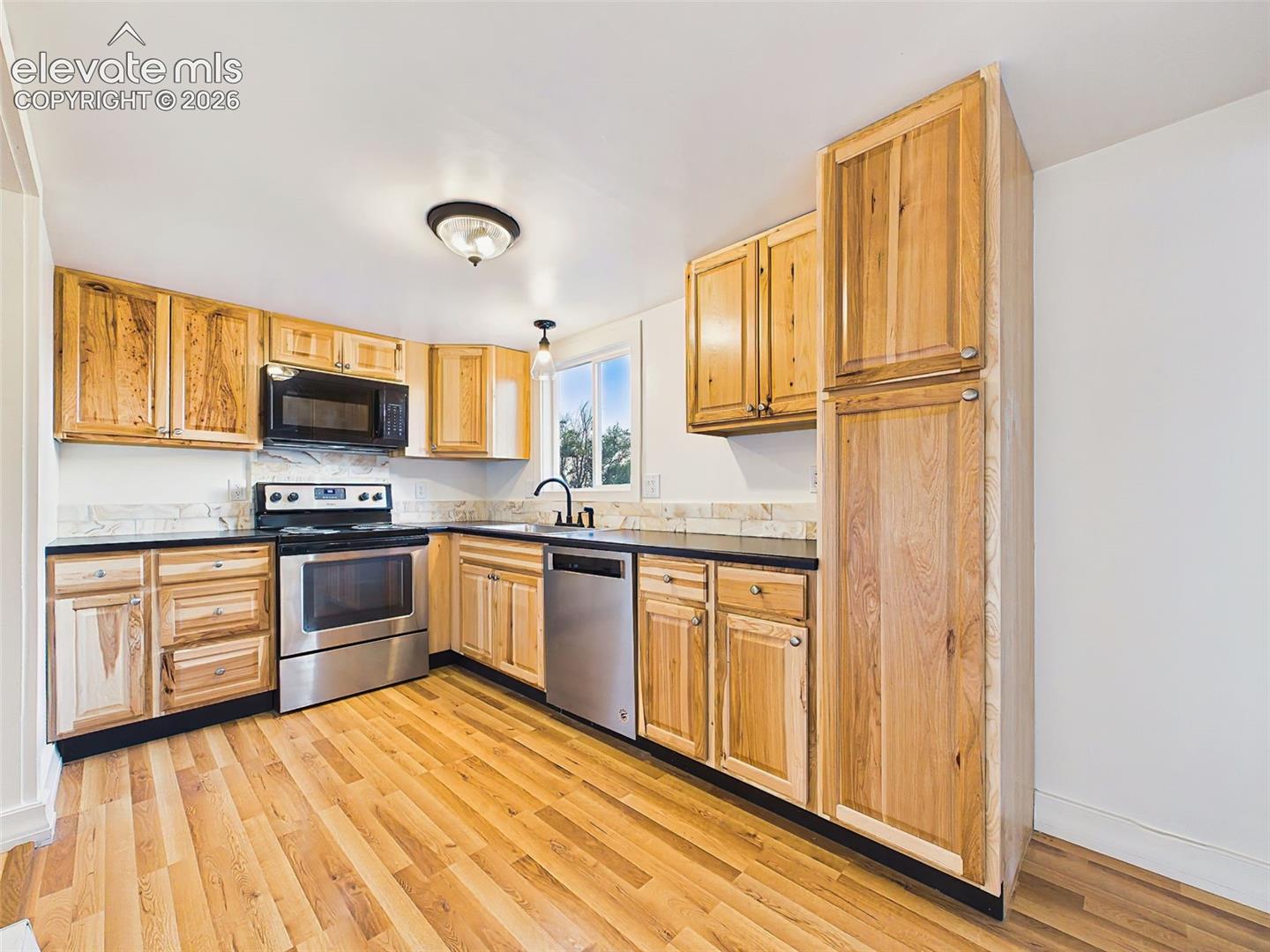 23015 Murphy Road