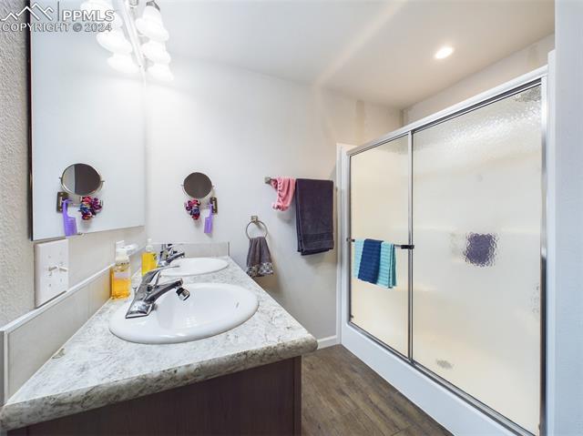 7403 Little Chief Court