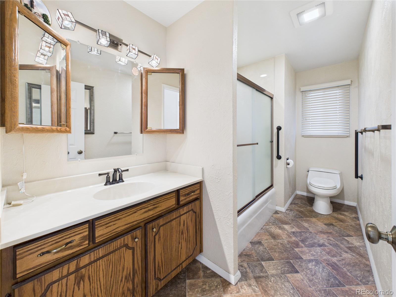 2210 Greenwich Circle