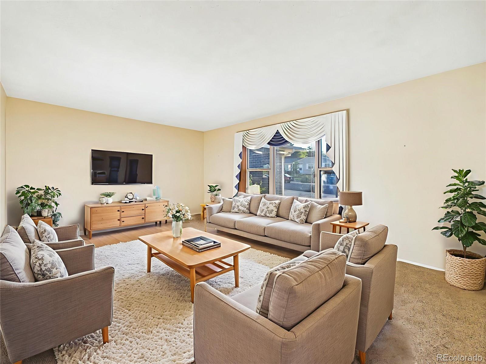 2210 Greenwich Circle