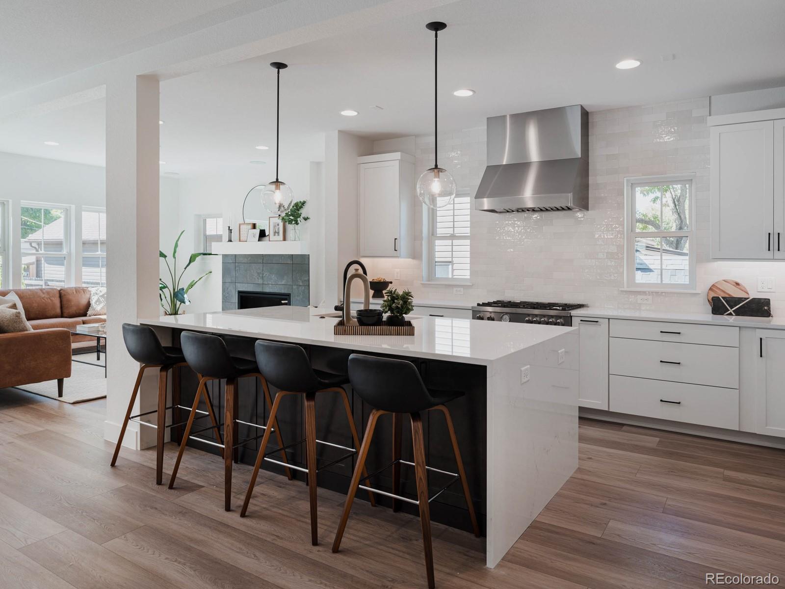 402 E Geneseo Street