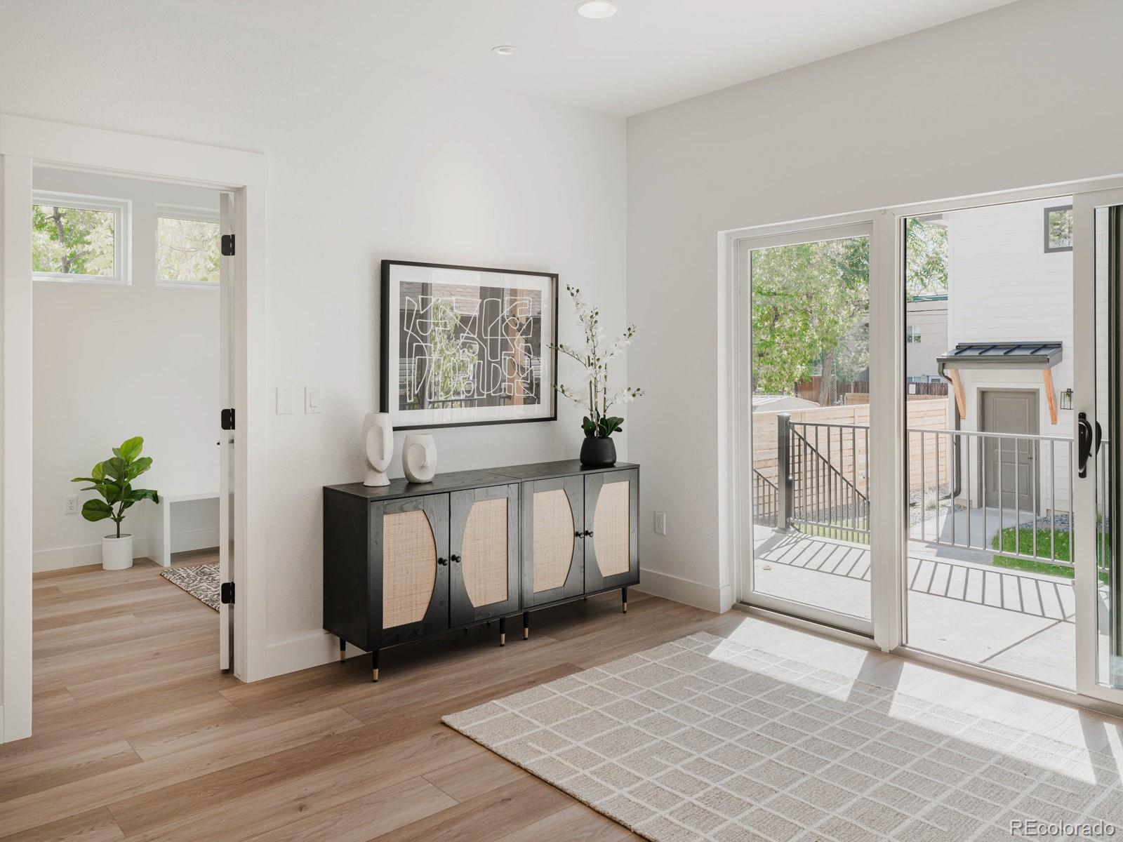 402 E Geneseo Street