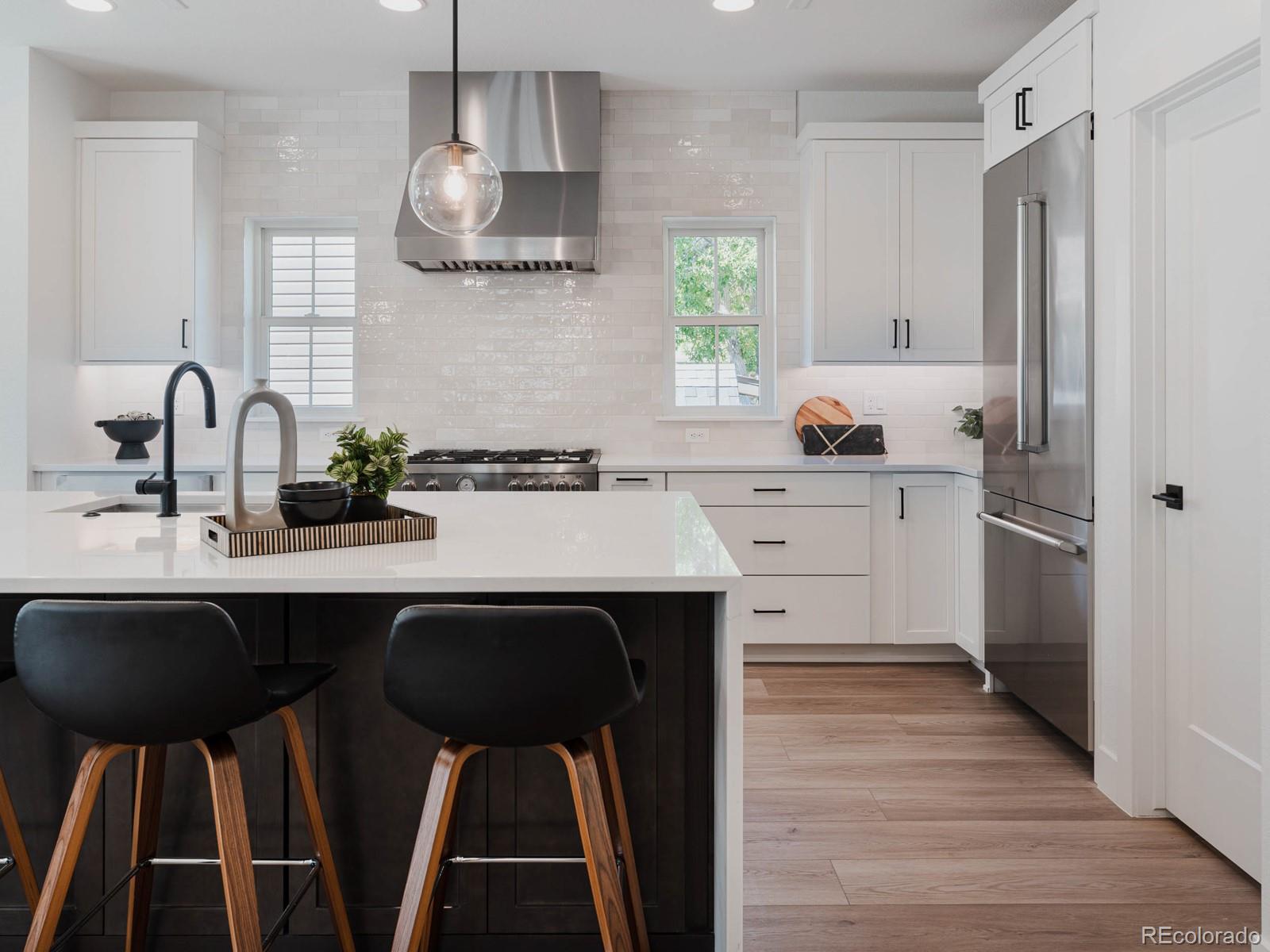 402 E Geneseo Street